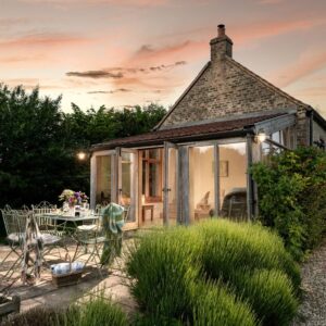 Win a Luxury Stay & Dog Food Bundle (Worth £500)